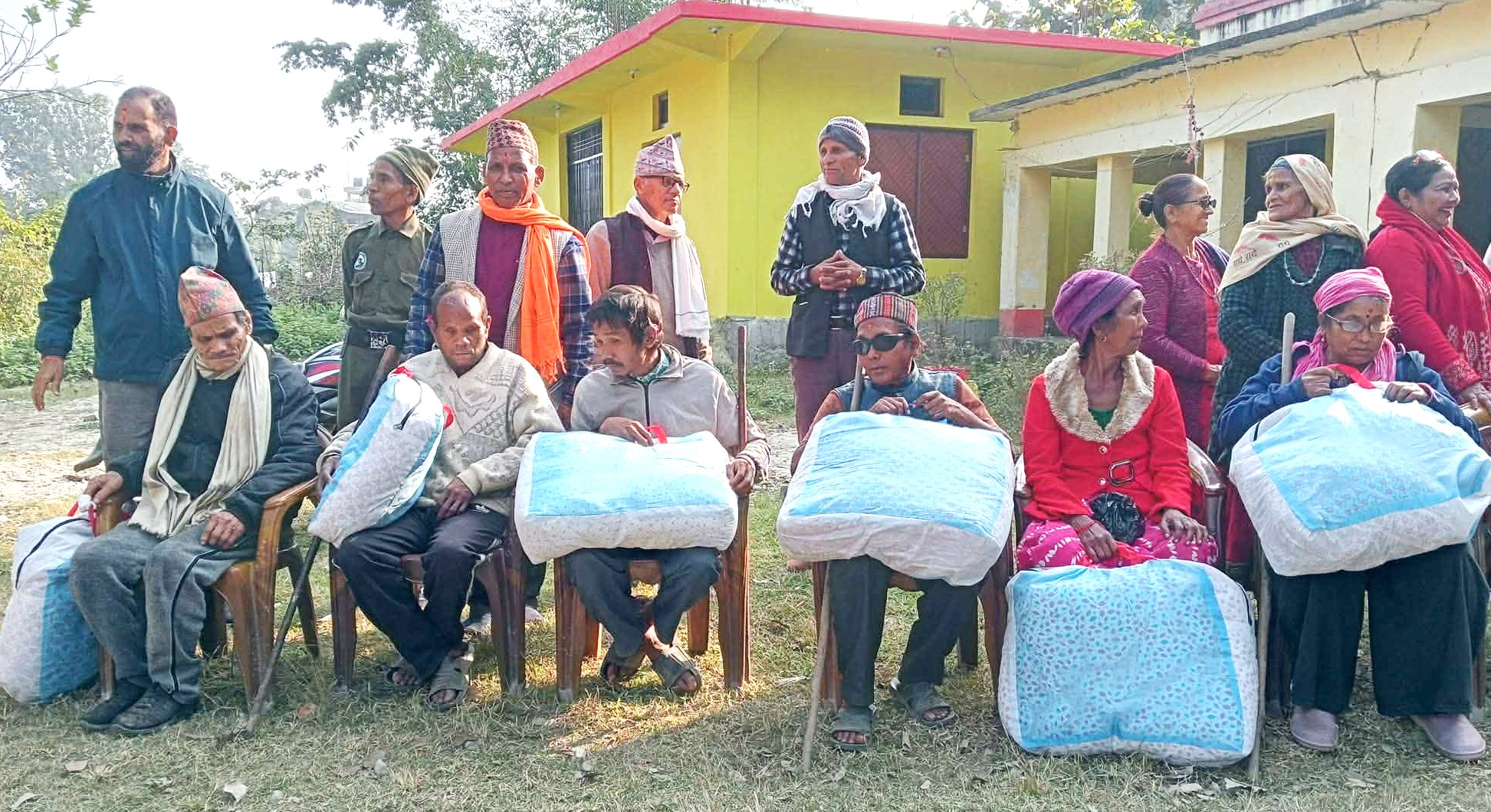 फरक क्षमता भएका ब्यक्तित्वलाई न्यानो कपडा 