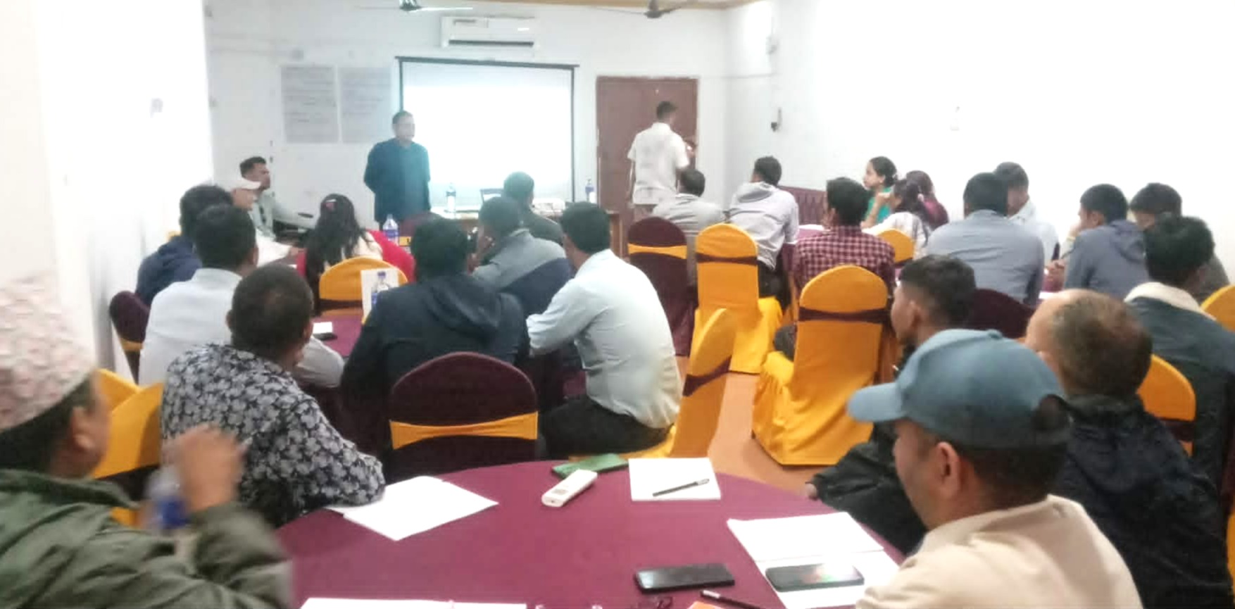 विज्ञान विषयका शिक्षकलाई शैक्षिक सामाग्री निर्माण कार्यशाला 