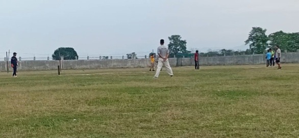 राजापुरमा आयोजित वडास्तरिय क्रिकेटको उपाधी प्रयागपुरले चुम्यो