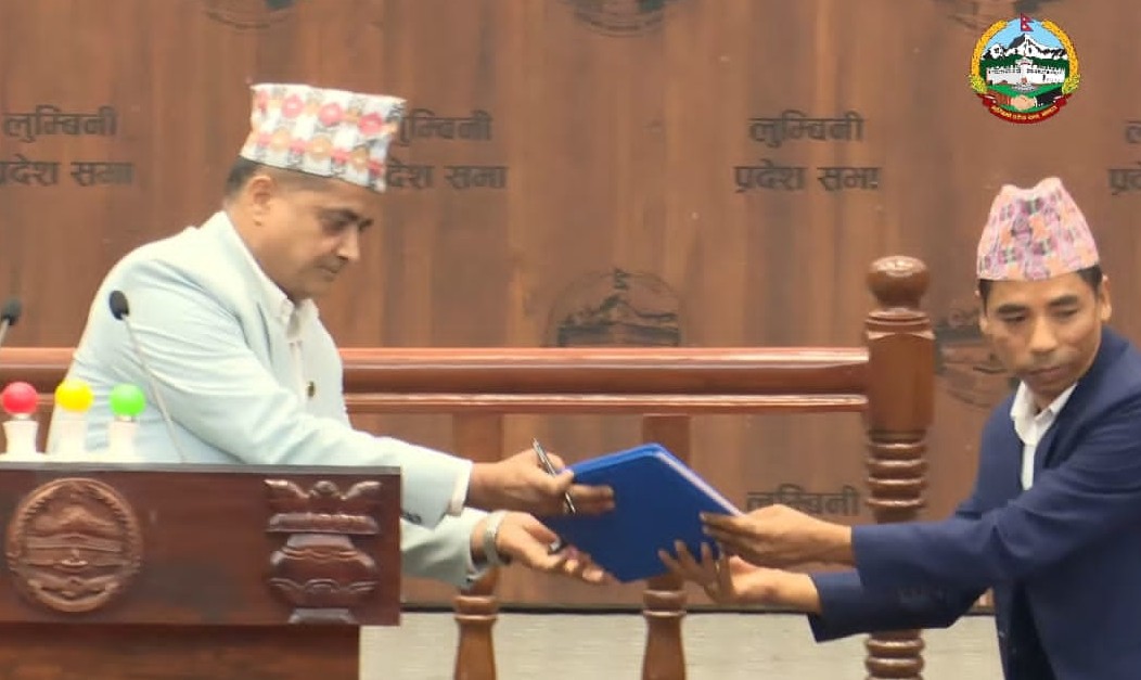 सामाजिक विकास मन्त्री तिमिल्सिनाद्वारा लुम्विनी प्रदेश सभामा विधेयक पेश 