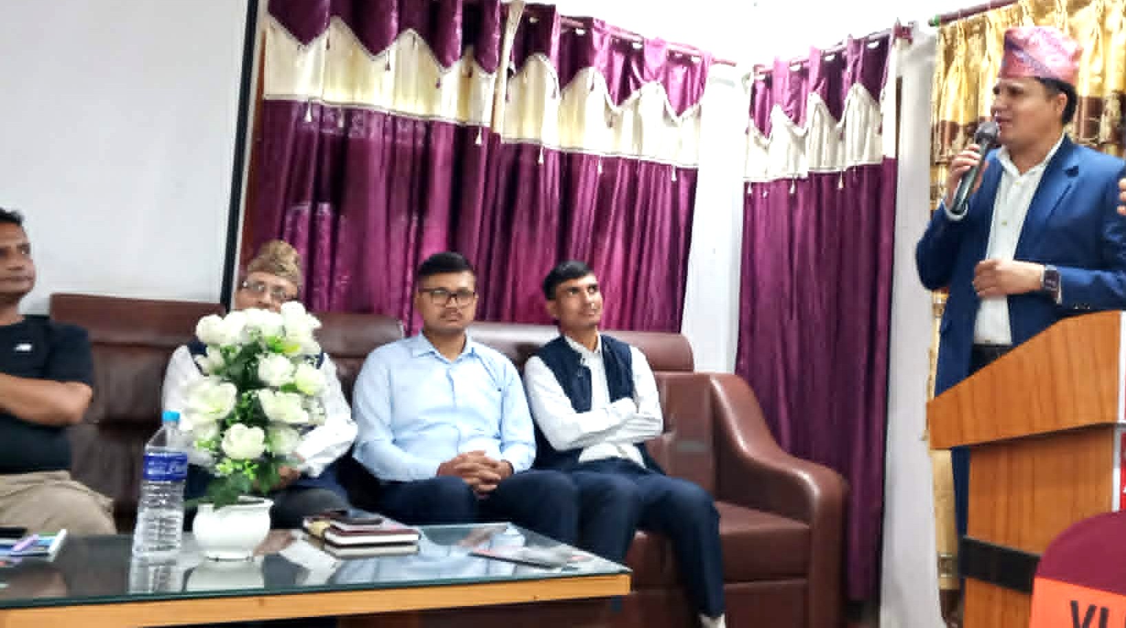 बर्दियाका श्रमिकद्वारा श्रम अधिकार कार्यान्वयनार्थ सरकारको ध्यानाकर्षण 