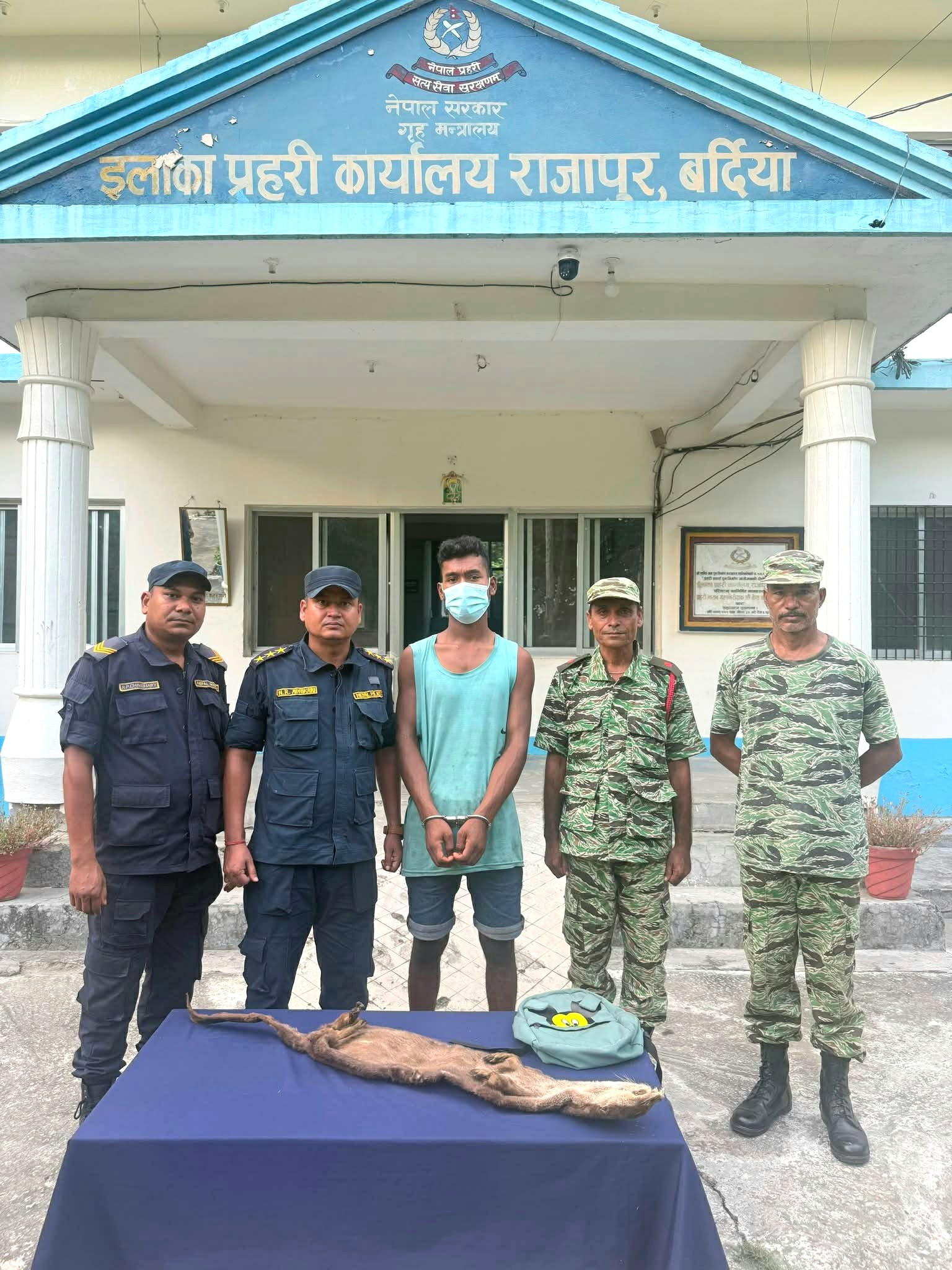 संरक्षित वन्यजन्तु ओटको ओखेटोपहार सहित पक्राउ