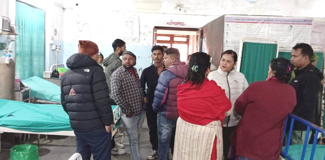 दुर्घटनामा परी बाबु छोरीको मृत्यु श्रीमती र छोरा घाइते