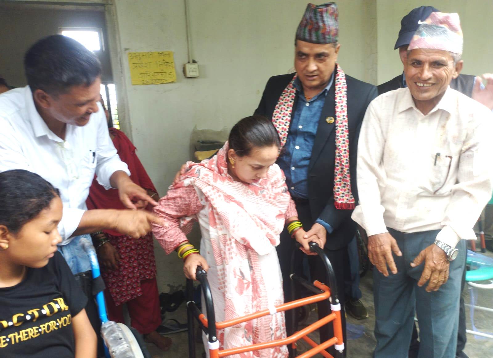 बर्दियामा ३१ जना अपाङ्गता भएकाहरुलाई सहयोग सामाग्री हस्तान्तरण