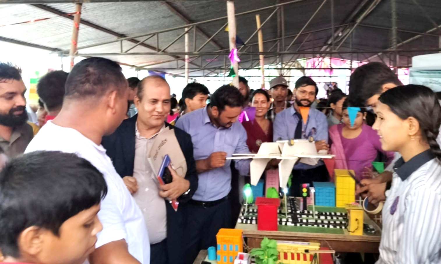 बाँसगढीमा आयोजित विज्ञान सामाग्री प्रर्दशनीमा नेपाल राष्ट्रिय माध्यमिक विद्यालय उत्कृष्ट
