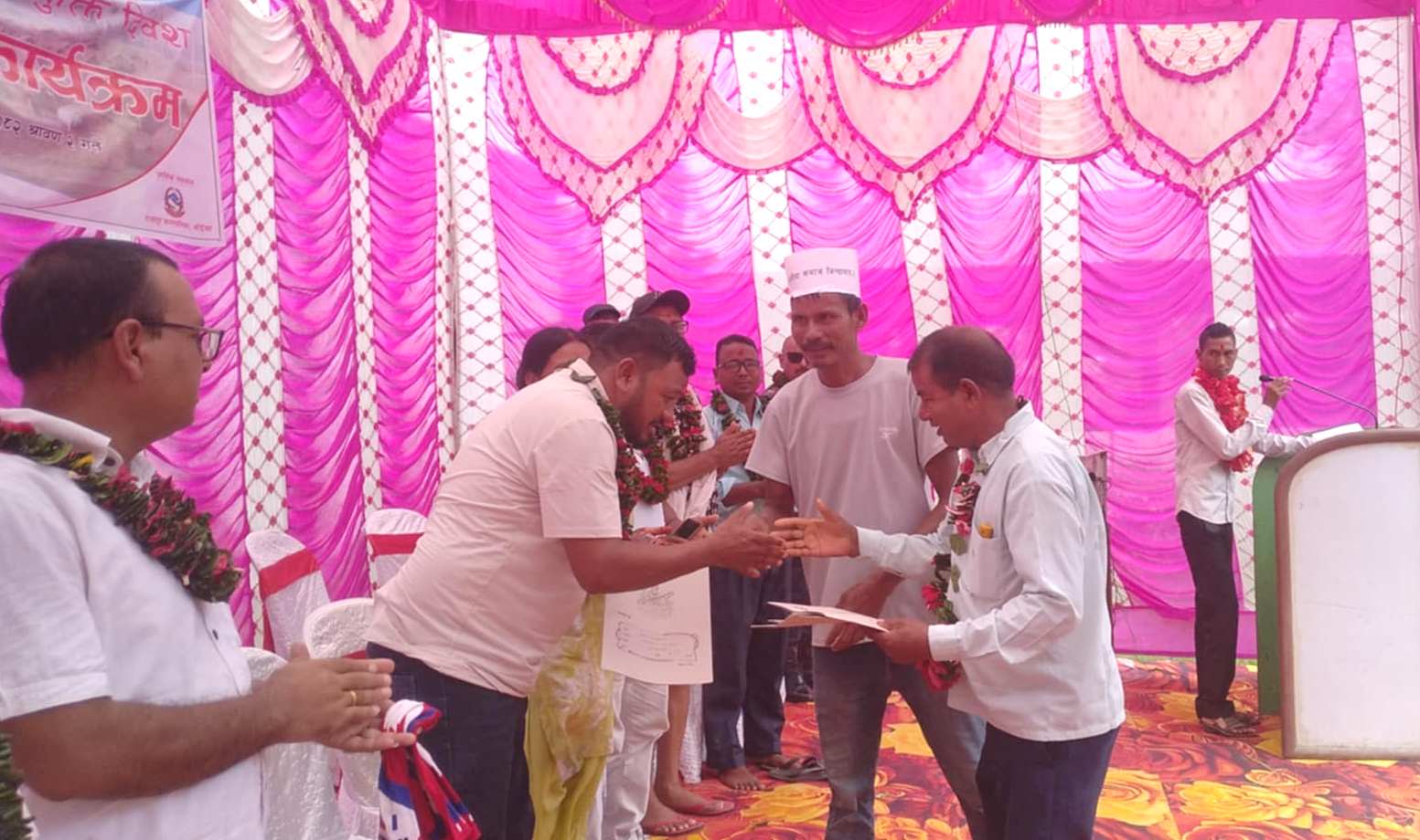 २६ औं मुक्तकमैया दिवसमा राजापुरमा बुझाईयो ज्ञापनपत्र 