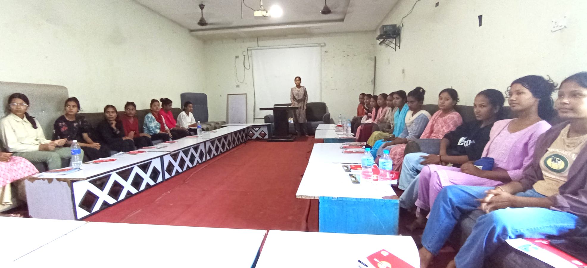 मानव बेचविखन न्युनिकरणार्थ किशोरीलाई सचेतना