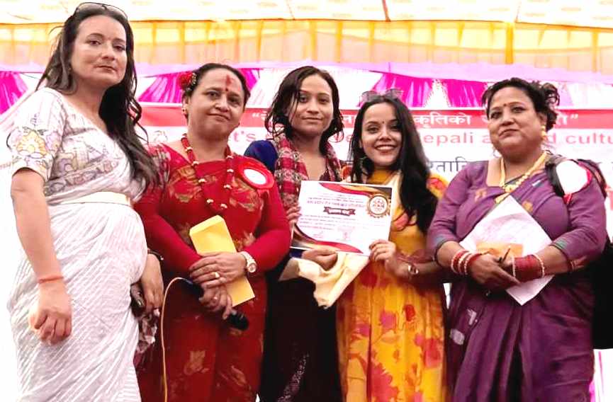 गुलरियामा आयोजित एकल तिज नृत्य प्रतिस्पर्धामा यमुना भण्डारी प्रथम  