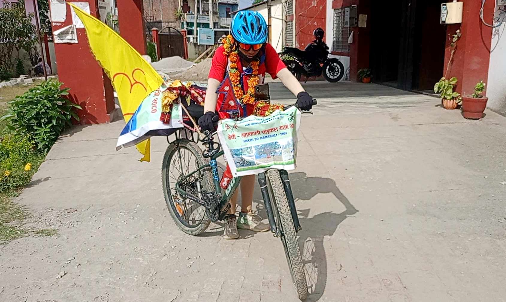 मेची–महाकाली साईकल यात्री यमकुमारी बर्दियाको राजापुरमा