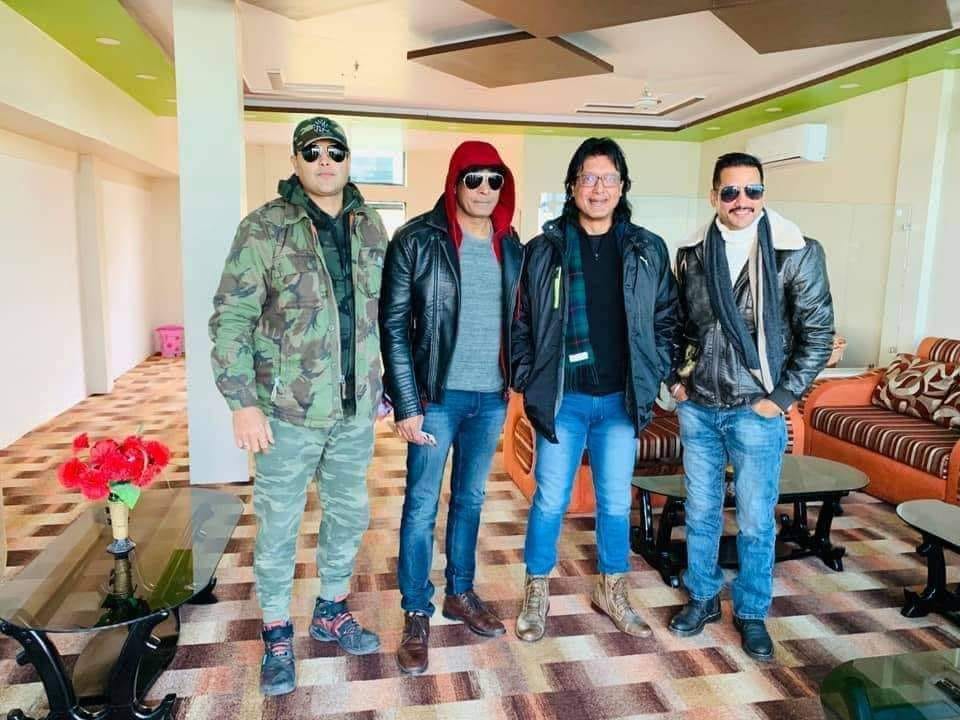 'कम ब्याक' का लागि संघर्ष गर्दै अघिल्लो पुस्ताका हिरो, कोही बाबु बन्दै कोही निर्देशक