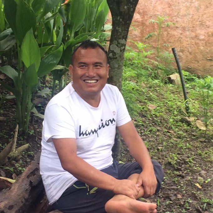 डिल्लीबजार जेलमा पुर्व जनमुक्ति सेना कमाण्डरलाइ भेटेर बाबुराम प्रधानमन्त्रीकाेमा