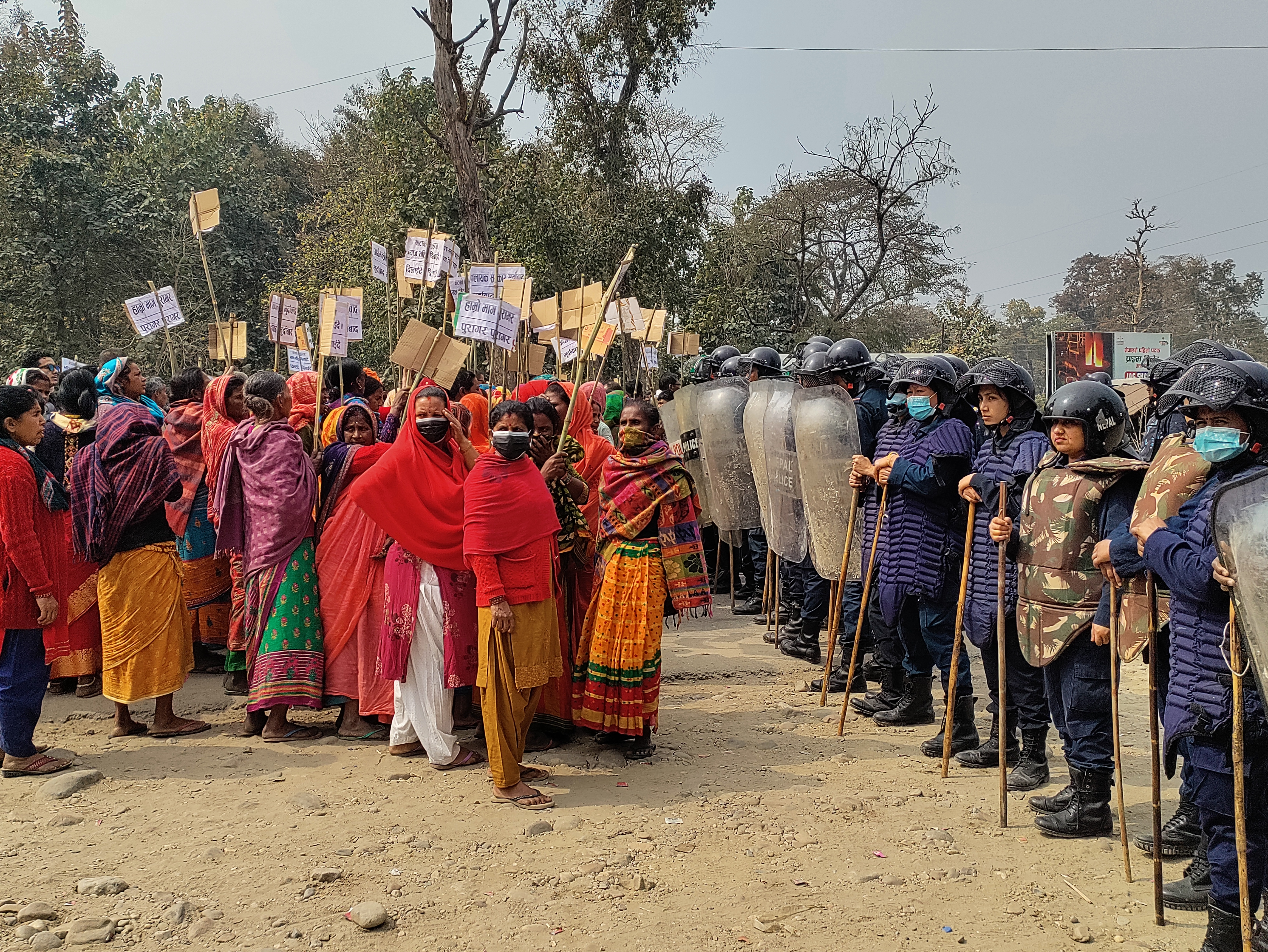 सरकारले मुआब्जा नदिएको भन्दै पीडित आन्दोलित