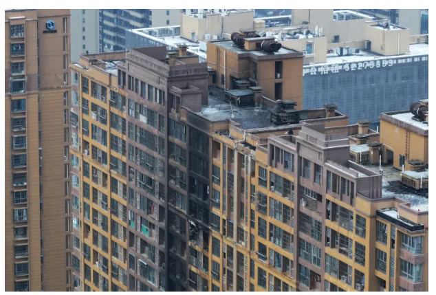 चीनमा एक अपार्टमेन्टमा आगलागीमा हुदाँ कम्तिमा १५ काे मृत्यु