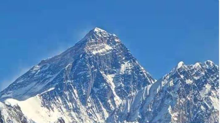 अब  सगरमाथा चढनेले अनिवार्य रूपमा ‘ट्रयाकिङ चिप्स’ लगाउनु पर्ने