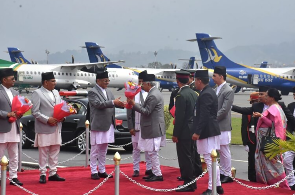 स्वदेश फर्किए राष्ट्पति पौडेल