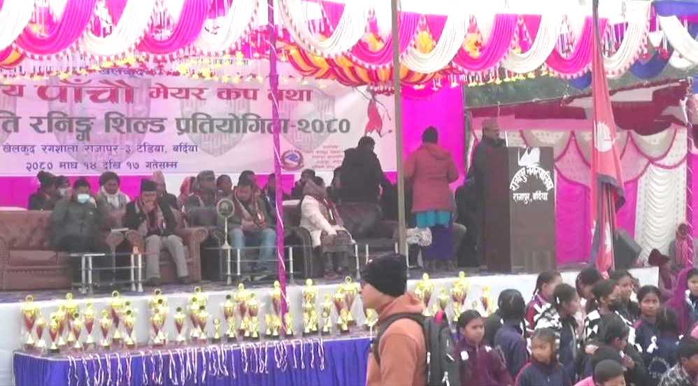 विद्यालयमा राजनिति नगरौं : भौतिक पूर्वाधार विकास मन्त्री धर्मबहादुर चौधरी