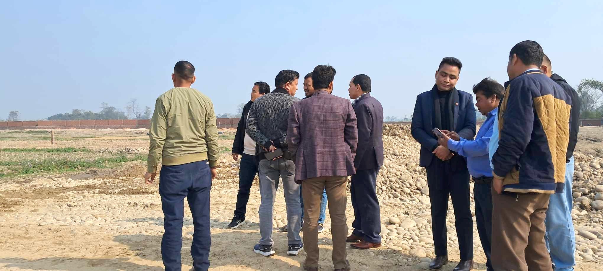 नगर प्रमुखद्वारा राजापुरको चिनी मिल अनुगमन